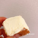 红丝绒外卖自观泉路附近的爱购超市，草莓杯是朋友送的