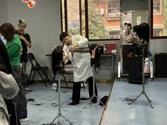 -粤港芭莎美容美发化妆学校