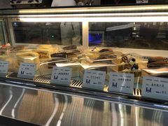 面包甜点陈列柜-禾沐·轻食·面包·咖啡