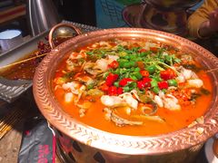 -沪小二炭火蛙锅(淮海中路美食不夜城店)