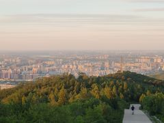 -鬼笑石后山停车场