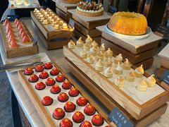 -锦厨国际自助餐厅 · 云端景观 (昆明索菲特大酒店)