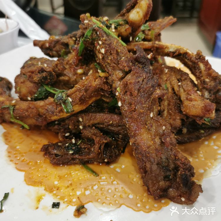 18块12个贼大的饺子，里面的馅料也很丰富