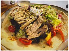 照烧鸡肉配牛油果拉法沙拉-HELLO 27 意面·沙拉·帕尼尼