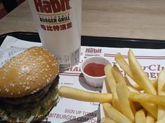 -The Habit Burger Grill 哈比特汉堡(爱琴海店)