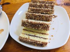 -敖特尔布里亚特美食坊(世纪花苑店)
