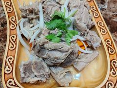 手抓草湖小山羊-亚克西姆新疆菜(库车店)
