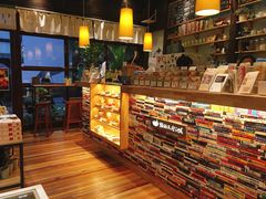 -猫的天空之城概念书店(杭州南宋御街店)