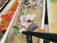 -胡须哥网红竹筒菜