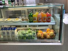 面包甜点陈列柜-露露家咖啡店