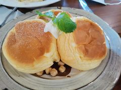 榛果巧克力奶油芝士舒芙蕾松饼-UPPER KITCHEN(延安路店)