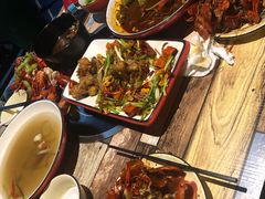 -虾弄弄海派小龙虾·牛羊蝎子火锅