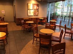 用餐区-星巴克(美丽华门市店)