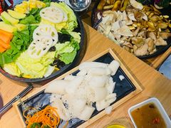 -一朵菌·野生菌探索家火锅(南亚店)