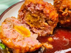 鸭蛋黄狮子头-梅飞酒家(名辉豪庭店)
