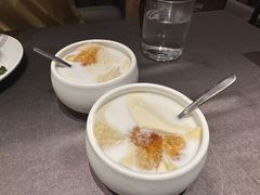 桃胶椰乳豆腐花-老湘亲·品鉴湘菜(湖里店)
