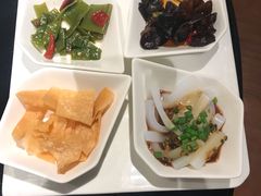 开胃小菜-渝半城经典川粤菜(重庆天地店)