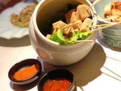 油炸臭豆腐-卯时·龙光雅宴·精致锡帮菜(惠山古镇店)