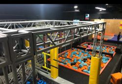 -蹦贝运动中心·蹦床·攀岩·闯关(龙岗店)