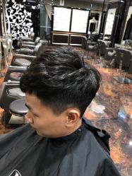 男士造型-八佰伴8008星级形象店