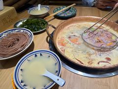 -洱火云南酸菜牛肉火锅(石景山当代商城店)