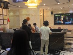 -皇马纯KTV·量贩·聚会(民治店)