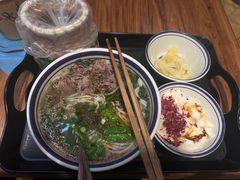 -云阿蛮云南生烫牛肉米线(奉贤路店)