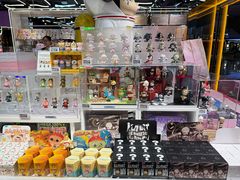 -泡泡玛特POPMART(侨福芳草地店)