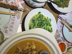 -黄泥岗·地道湖北菜(奥特莱斯店)