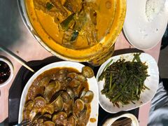 -亚历山大村美食中心