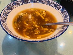 酸辣自制鱼丸汤-大清花饺子(五五路店)