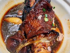 -老码头黑皮肘子锅包肉(赣水路店)