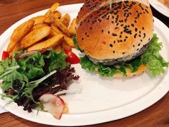 招牌牛肉汉堡-UPPER KITCHEN(延安路店)