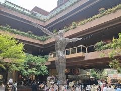 -瑞虹新天地月亮湾