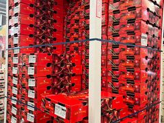 -上海龙吴水胜海发市场