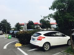 -慈城服务区-停车场