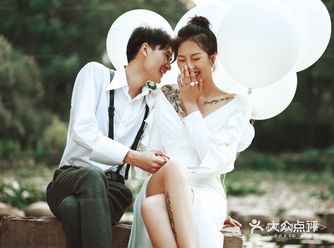 无论是眼里的星，还是嘴角的笑