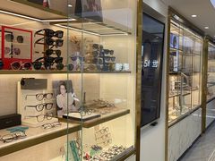 -世纪大明眼镜·蔡司战略授权店(汉街店)