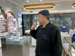 -GOOMI久米眼镜·蔡司·依视路·明月官方授权店(龙德紫金店)