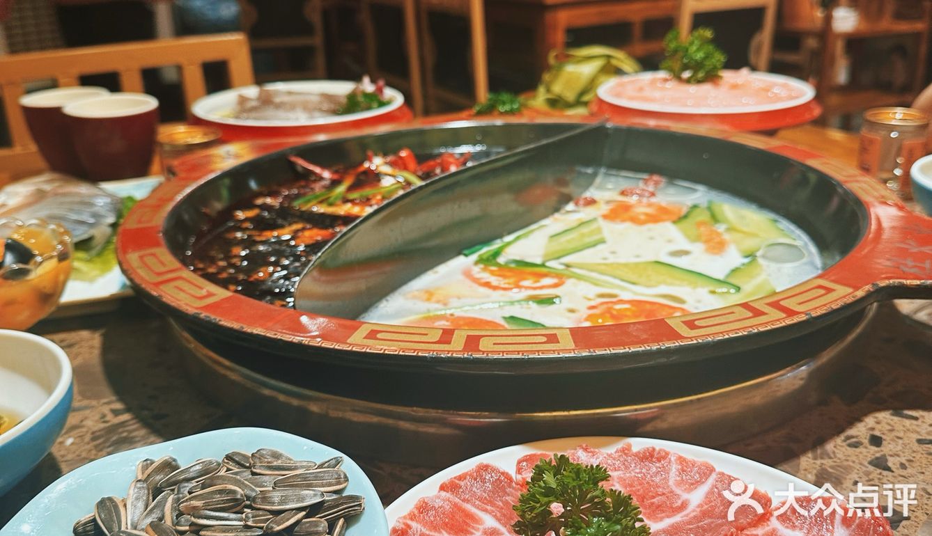 完美周末，火锅永远对，老板大气，甜品全免费！