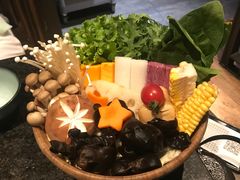 -湊湊火锅·茶憩(新中关购物中心店)