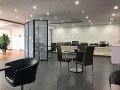 -上海星瀚奔驰4S店(红柳路店)