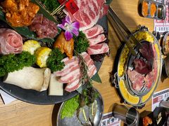 -青瓦炭韩潮烤肉(花园道店)