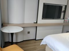 -雅宜酒店(广州黄埔大沙东地铁站店)