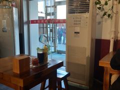 -丽虹云南过桥米线(兴工街店)