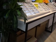 -天空之镜眼镜店蔡司依视路配镜授权零售店(望京颐堤港店)