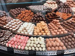 -Laderach 莱德拉(上海环贸iapm店)