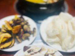 -菌之家·专业纯野生菌火锅·特色炒菌