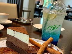 -Chom Cafe and Restaurant