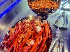 -黄浦江游览十六铺3号码头网红自助餐